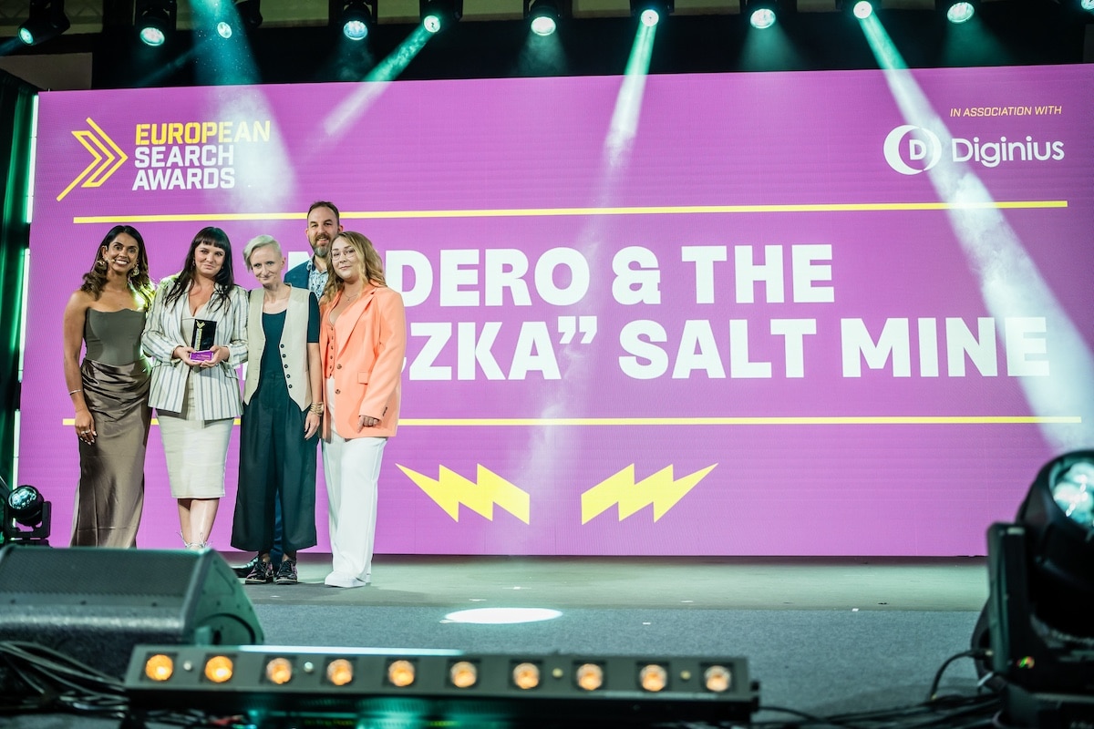 Odebranie przez Midero nagrody za zwycięstwo w European Serach Awards