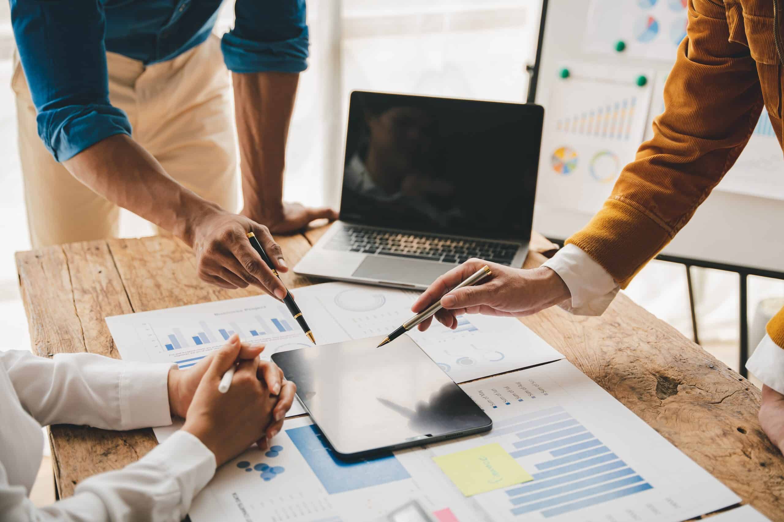 Jak wybrać firmę doradczą do marketingu i sprzedaży B2B?